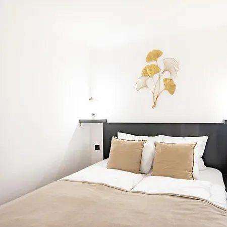 Apartamento Cute Modern Getaway In The Heart Of The *