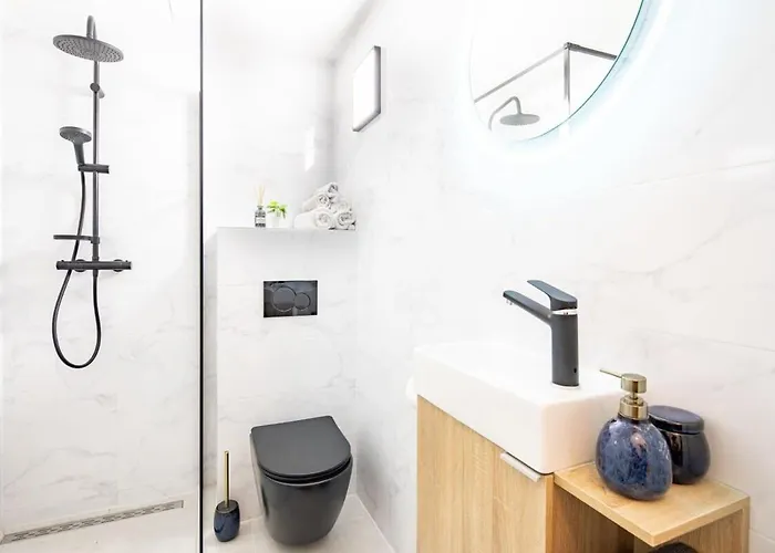 Cute Modern Getaway In The Heart Of The *