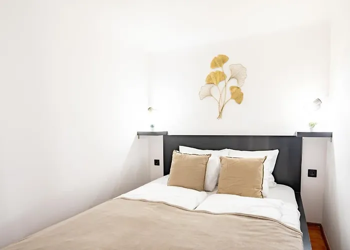 Daire Cute Modern Getaway In The Heart Of The *