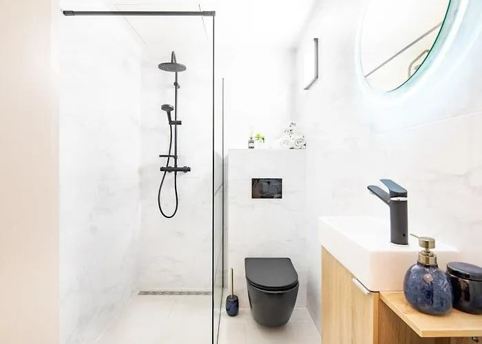 Cute Modern Getaway In The Heart Of The Daire *